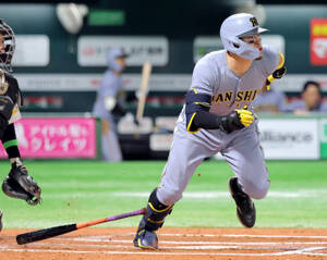 【強いでぇ…日本一まであと3勝や！】日本シリーズ第1戦、阪神逆転先勝…村上7回1失点、佐藤輝明決勝タイムリー！
