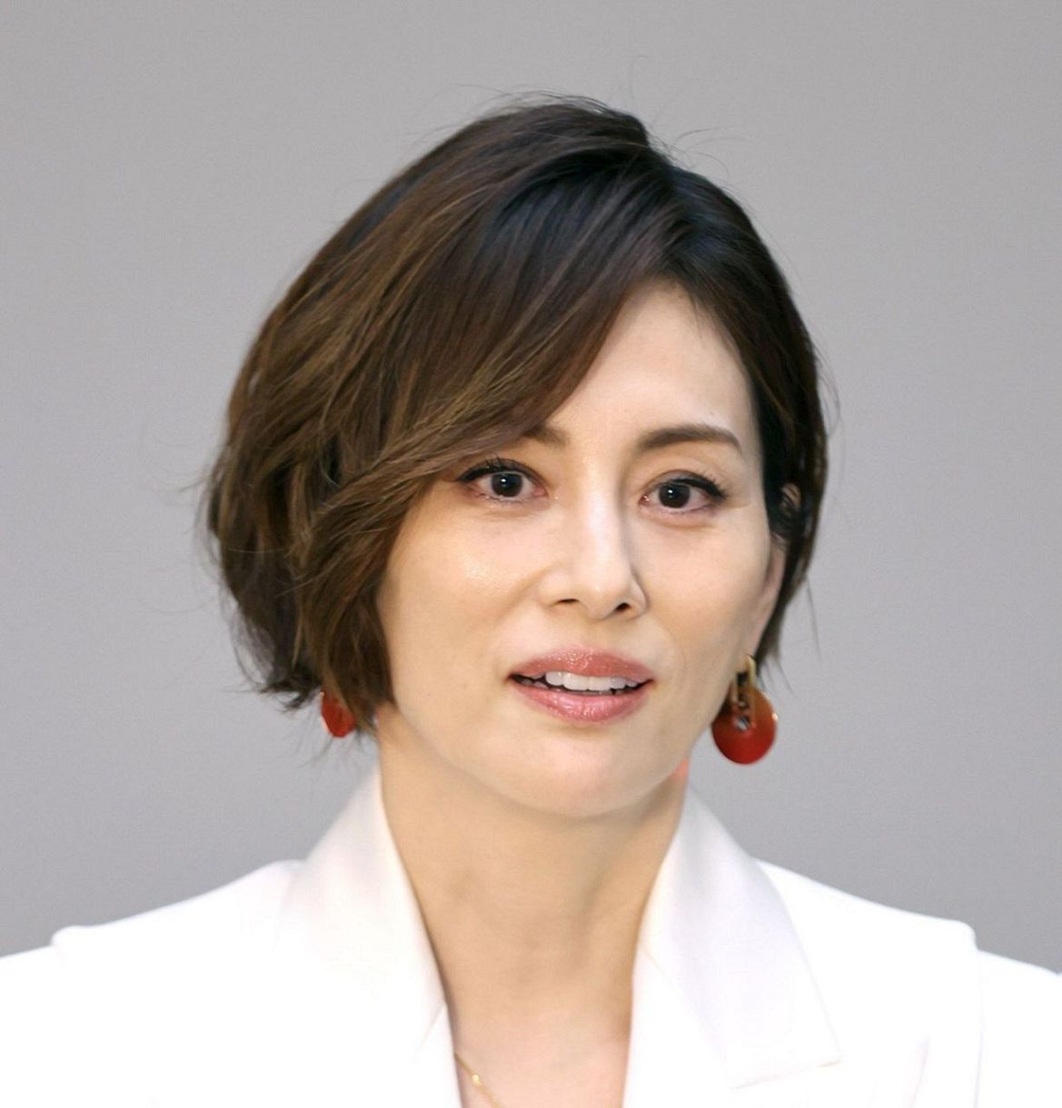 【シロ確定？…ガサ入れ後初コメント！】米倉涼子、２カ月の沈黙破り「一区切りついた」が意味するもの…捜査終了？逮捕はなし？