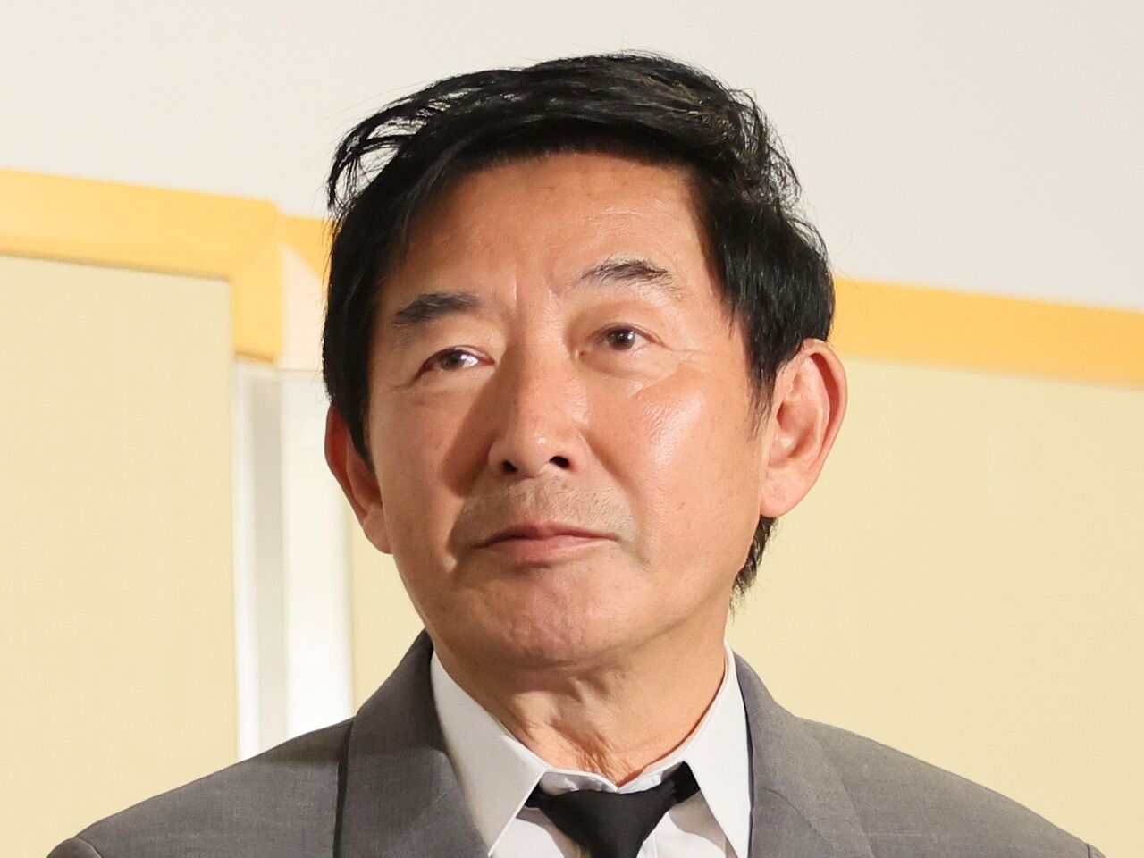 【焼肉店で働く日々…収入1/10で！】石田純一、3億円豪邸を手放して、焼肉店で終電帰宅の日々…コロナ禍ゴルフでCM9社がゼロに！