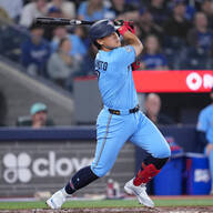 【6試合ぶりの快音…】岡本和真、20打席ぶり安打…フェンス直撃の右越え二塁打でトンネル脱出！