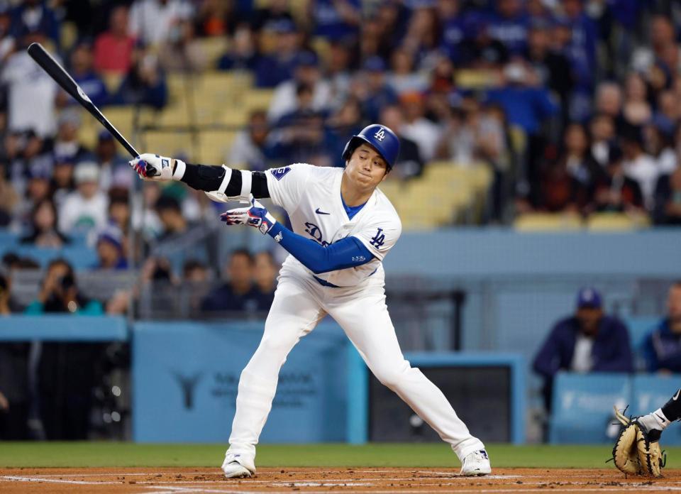 【米ファン辛辣…大谷を外せ！】開幕6試合、打率.167、0本塁打0打点0長打…不振はいつまで、異例の屋外フリー打撃も効果なし！