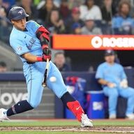 【連日の殊勲打！】岡本和真、2死満塁から逆転2点適時打…4番の仕事で勝利に貢献！