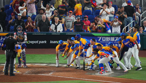 【WBC…イタリアの進撃止めた！】歓喜のベネズエラ初の決勝進出…7回3連続適時打で大逆転、イタリアを撃破！