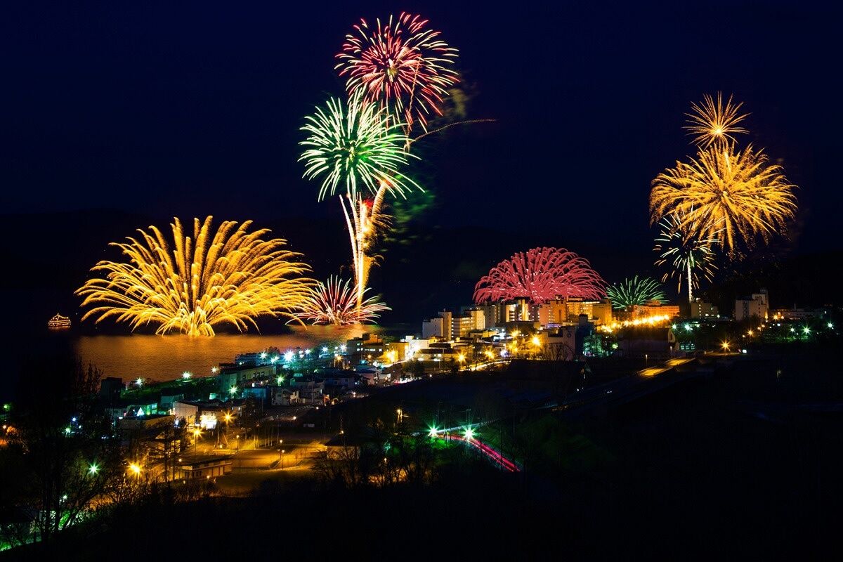 【冬の花火】洞爺湖温泉冬花火：冬の花火を楽しむ旅！洞爺湖でエンターテイメントショー「オーヴォ」を堪能しよう！「期間:2024年2月3日(土)～24日(土)まで22日間」