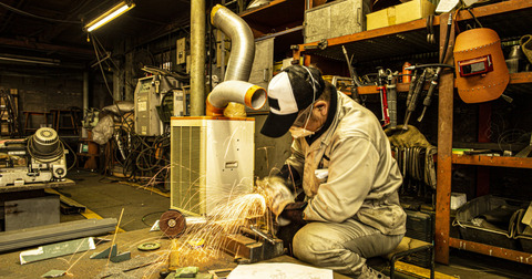 【日本】キツいのに給料が安すぎる…若者の「製造業離れ」が招く「ものづくり大国ニッポンの大衰退」