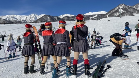 ゲレンデに「しぐれうい」出現