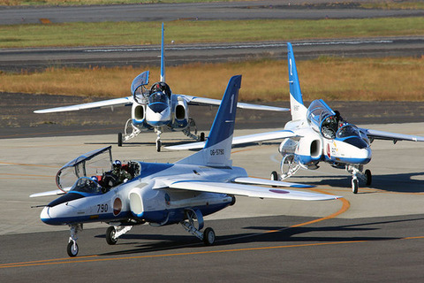 【ブルーインパルス】愛知県「小牧市制70周年記念」航空自衛隊小牧基地　空のエンターテインメント 「テスト飛行：3月1日14時～」「本番飛行：2日13時～」