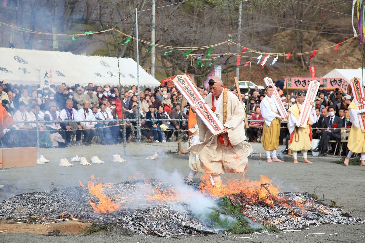 【祭り】埼玉：春の訪れを告げる長瀞火祭り、無病息災を願い荒行が行われる（出店もあり子供でも楽しめる埼玉の春祭り）３月２日開催