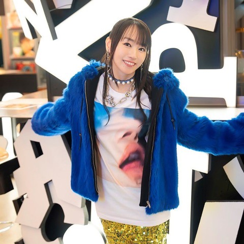 彼女「“水樹奈々”って、なんなの？」←この質問に対する正解教えて