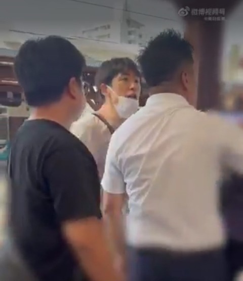【動画】江ノ島で日本人が中国人に「日本人差別するな！」と叫び駅ホーム突き落とし未遂事件が発生