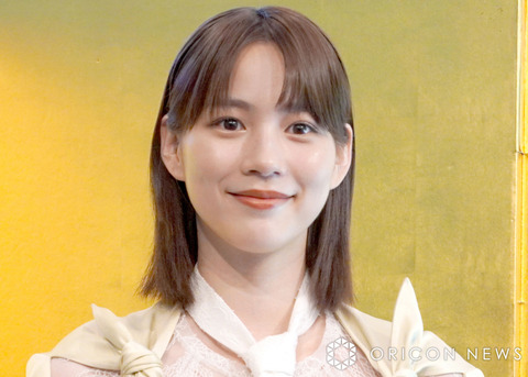 【斬新】のん、美スタイル際立つ“透けブラトップ”姿を披露！