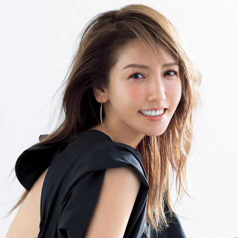 美香、北海道帰省で夏休み満喫　家族ショットに「仲の良さ伝わる」と反響！