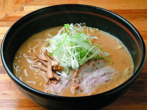 札幌の人気ラーメン店「らーめん信玄」濃厚味噌ラーメンと絶品チャーハンが魅力！