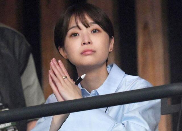 渡邊渚アナ「Ｔシャツを作りました！」「お早めに！」購入はこちらwwwwwwww