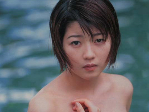 宮前真樹さん画像集44枚【セミヌード】