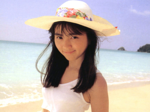 渡辺満里奈さん画像集34枚【水着】