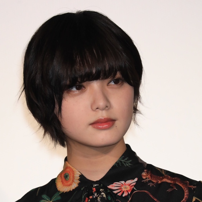 平手友梨奈はなぜ“別人化”を繰り返すのか─