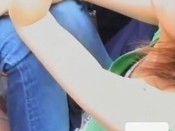 【隠撮】街撮り胸チラ！素人女性の薄着の胸元を覗き込むような角度で盗撮！
