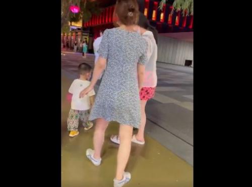 【盗撮動画】南国のリゾート地を堪能する地味メガネ人妻のワンピース内からムチ尻パンチラを攻略！