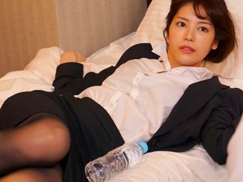 【楓カレン】ゲス上司に飲まされて泥酔したままホテルに連れ込まれ一晩中犯された美人社員！