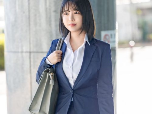 新卒の鏑木さんの尻がエロくて上司にソッコー手を出されてしまう