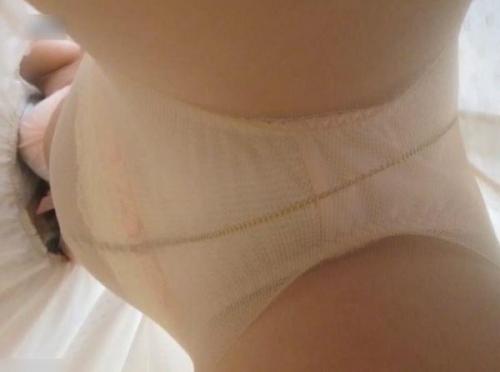 【盗撮】聖職者である前に女である美人教師！学校で人気の美人教師を男子生徒が隠し撮りするとブラちら到達ｗｗｗｗｗｗ