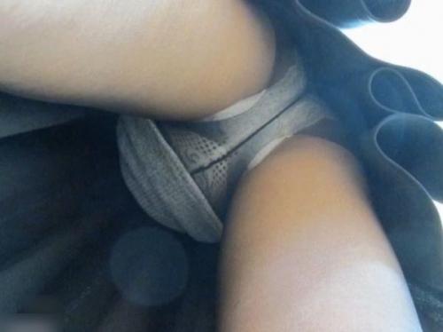 【盗撮】教壇に立つ校内一の美人教師のスカート内を逆さ撮りした男子高校生から映像を購入！