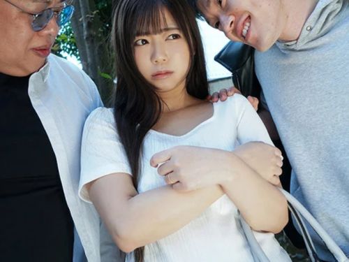 【羽咲みはる】息子を庇ってヤンキーたちに目を付けられて輪姦された童顔美人の巨乳妻！
