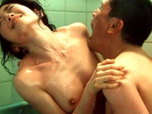 荻野目慶子（女優濡れ場）映画「皆月」大胆な脱ぎっぷりを見せる貴重な全裸ヌード映像。（※動画あり）