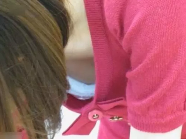 【盗撮】被害者の美人教師がノイローゼになり退職！男子生徒が乳首まで隠し撮りしてSNS投稿！