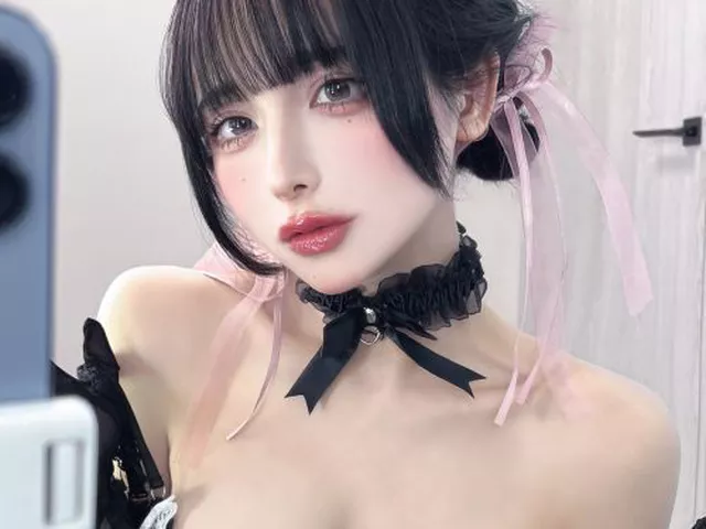 過激に脱いじゃうコスプレイヤーの抜けるオナニー向け画像 Vol.147