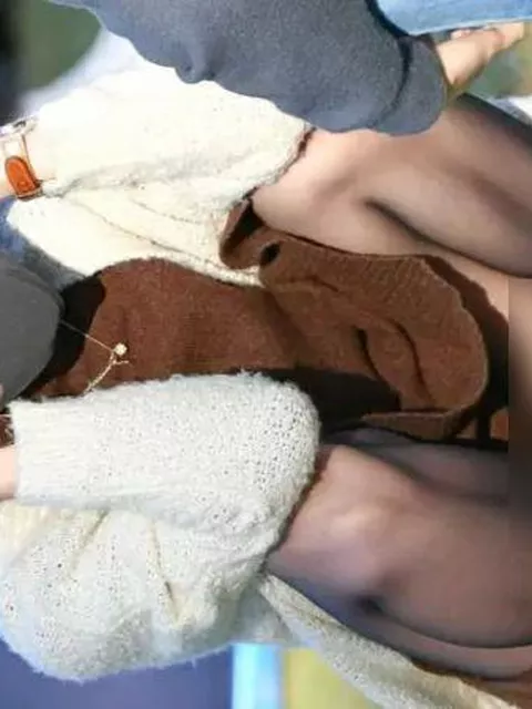 【盗撮】休日の公園で思いっきりM字開脚状態でパンチラしてた超絶美女を思わず撮影ｗｗｗ