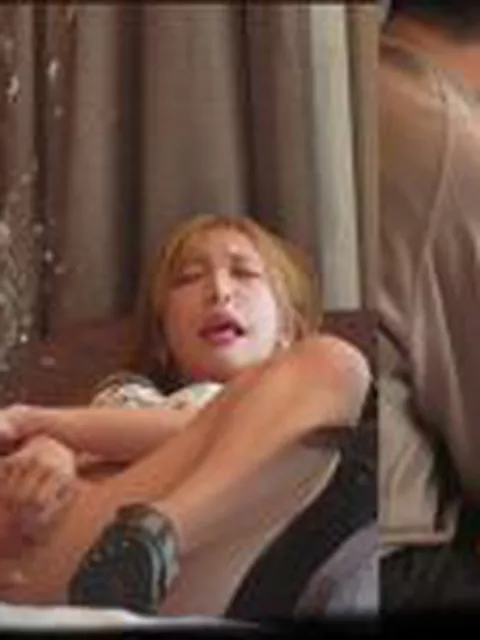 ナンパSEXは当たり前のガバまんギャル【あや】あまりの気持ち良さに抑制が効かなくなってしまったおま●こから溢れる潮の量は桁違い！