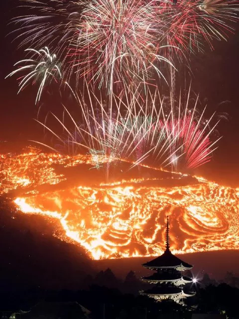 【冬の花火】奈良県：若草山焼き「2025/ 1/25（土）奈良での新春の伝統行事、若草山焼きが開催！」花火打ち上げ 18：15～ #若草山焼き